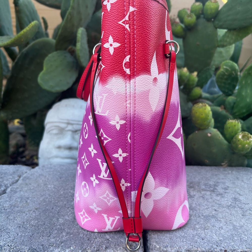 Louis Vuitton Neverfull - Picture 4 of 10